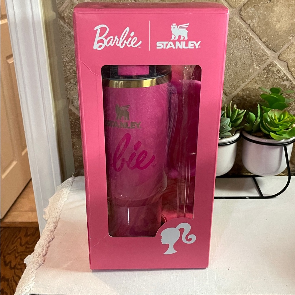 Stanley Barbie LE 40 0z Pink Tumbler Rare